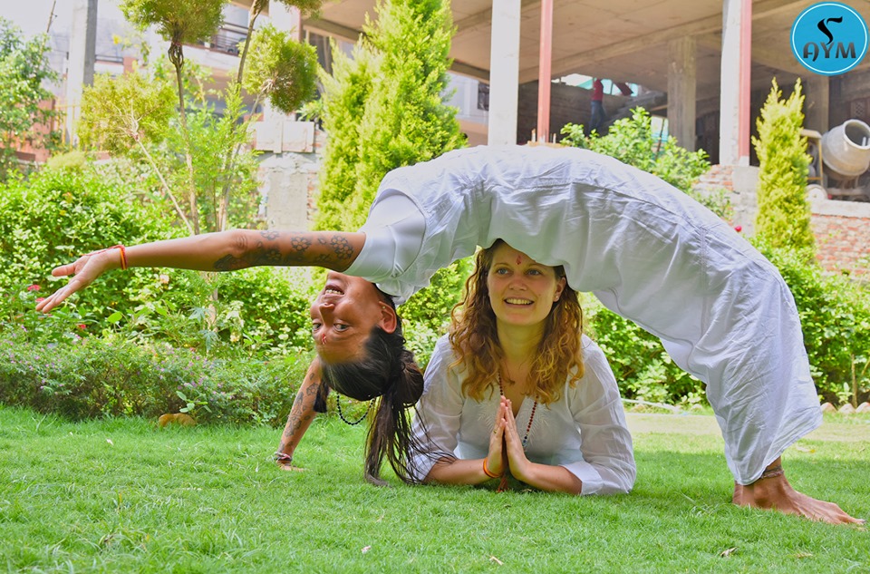 200 hour yoga course in Rishikesh, Dehradun, Uttarakhand, India