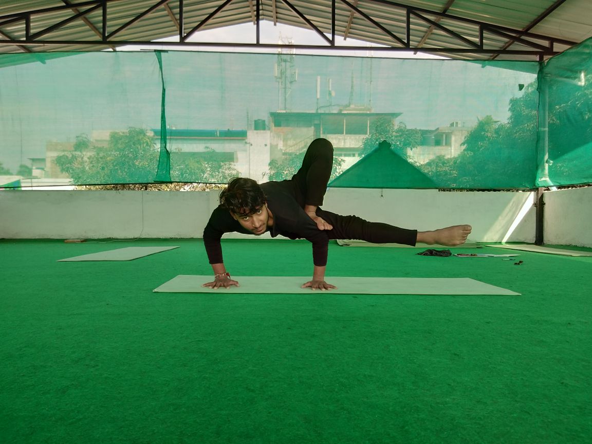 100 Hour Yoga Teacher Training in Rishikesh, Dehradun, Uttarakhand, India