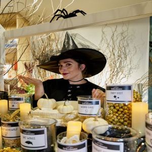 Make your own Halloween brownie at Pip's Island, New York, United States