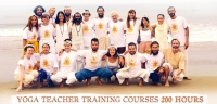 200 hour Yoga Teacher Training In Rishikesh