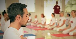 Formation de professeur de yoga en ligne de 200 heures, Île-de-France, France