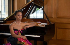 Samantha Ege, pianist