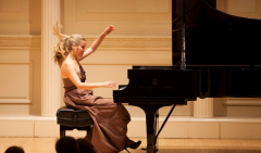 Newport Classical presents Rachmaninoff and Beethoven with pianist Gabriela Martinez