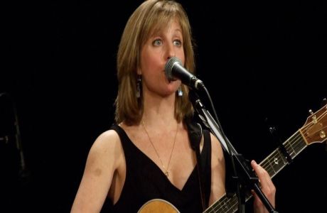 Susan Greenbaum in concert at the Shady Grove Coffeehouse, Glen Allen, Virginia, United States