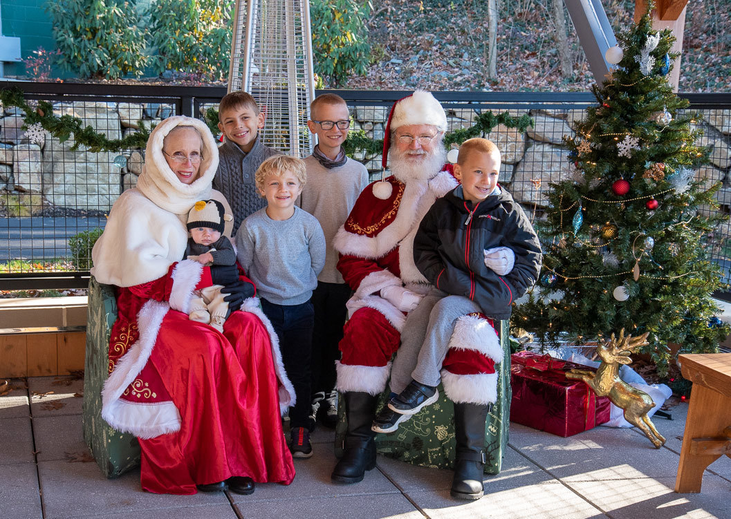 SANTA AT THE BRANDYWINE ZOO, Wilmington, Delaware, United States