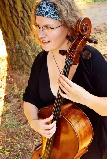 Anna Fritz, Cellist Folksinger, in Concert, Jaffrey, New Hampshire, United States