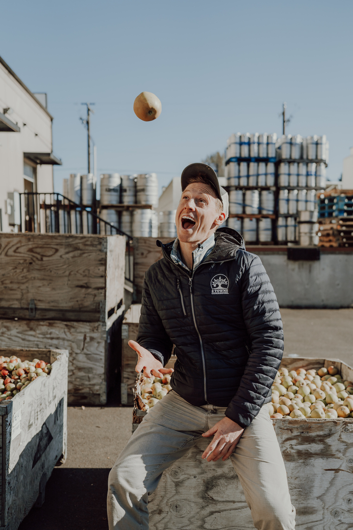 Unlock the Secrets of Cider Making with 2 Towns' Head Cidermaker, Dave Takush, Corvallis, Oregon, United States