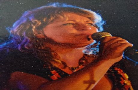 Stella Goodey singing and swinging the Blues, Bungay, England, United Kingdom