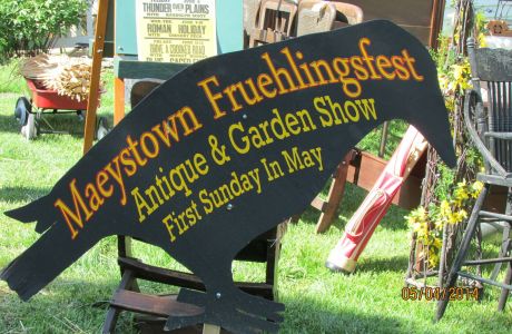 Maeystown, Illinois Fruehlingsfest Antique and Garden Show, Maeystown, Illinois, United States