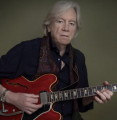 Justin Hayward at Harrahs South Shore Showroom