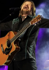 Travis Tritt at Brown County Music Center